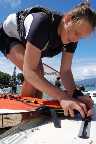 14 year old Fenella Bowater from Naval Point Club adjusting track © Brian Haybittle